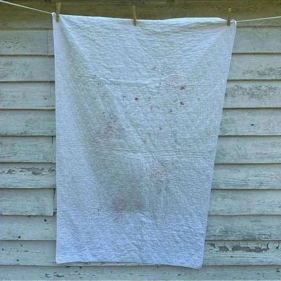 ADORABLE VINTAGE BABY QUILT in good condition somewhere see pics - Picture 7 of 7